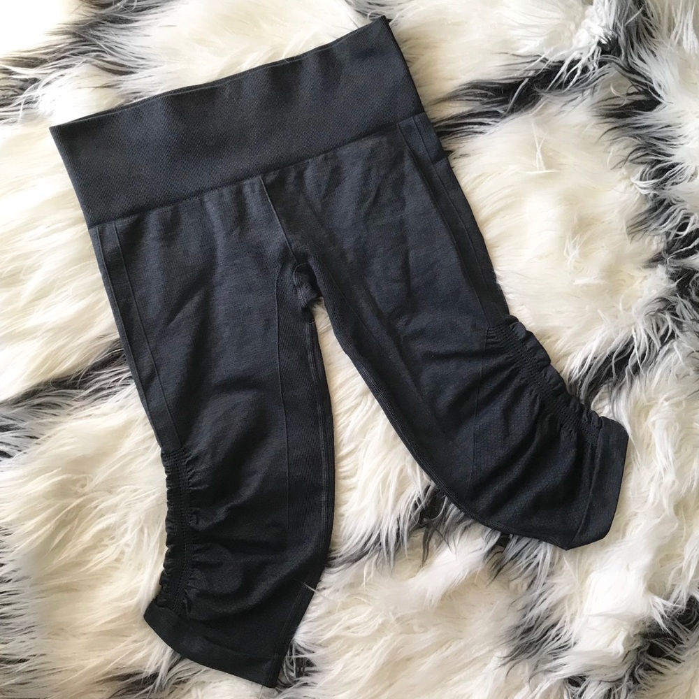 Lululemon In The Flow Crops Heathered Inkwell sz 8